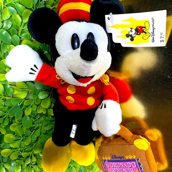 DISNEY EXCLUSIVE NWT 1990s CORONADO SPRINGS RESORT BELLHOP MICKEY BEAN BAG PLUSH - Picture 5 of 14